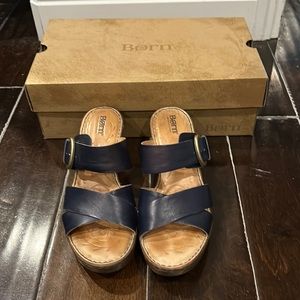 Born, 9 M, platform sandal, gently used Navy